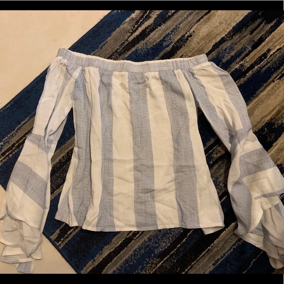 LF Off the Shoulder Top - Picture 2 of 3